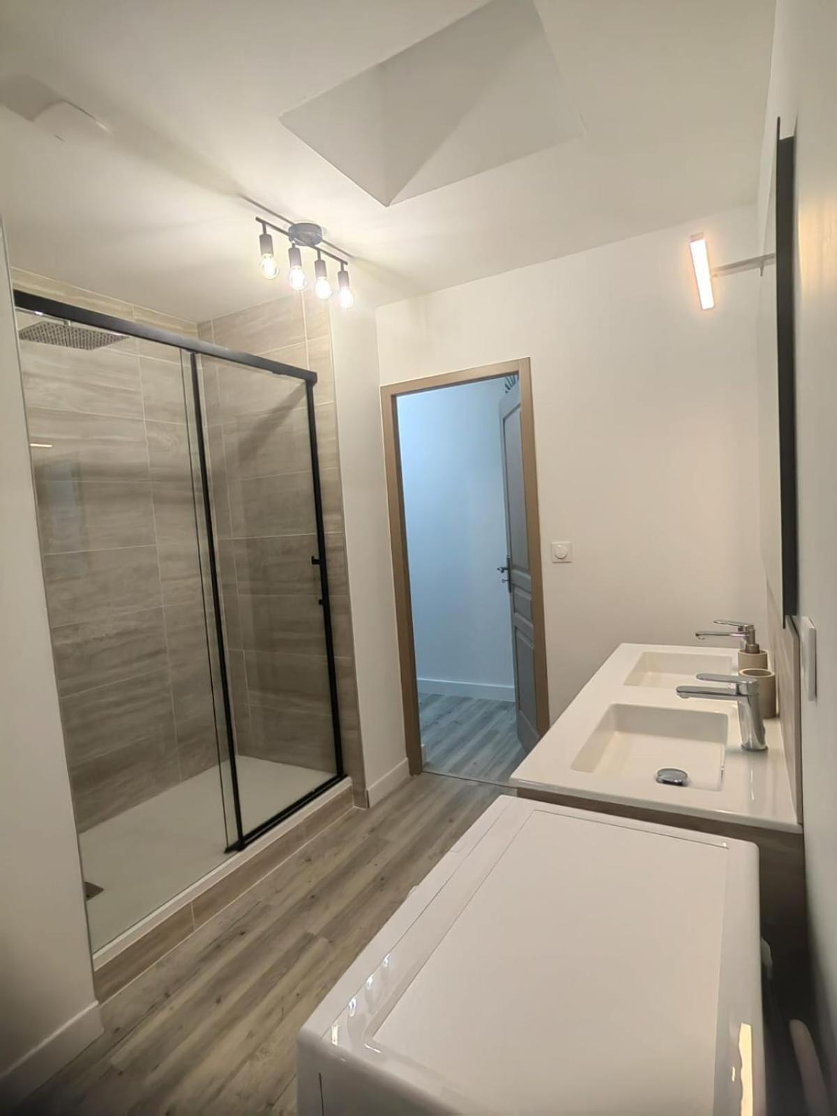 Bel Appartement Bord Du Rhone فالنسيا المظهر الخارجي الصورة